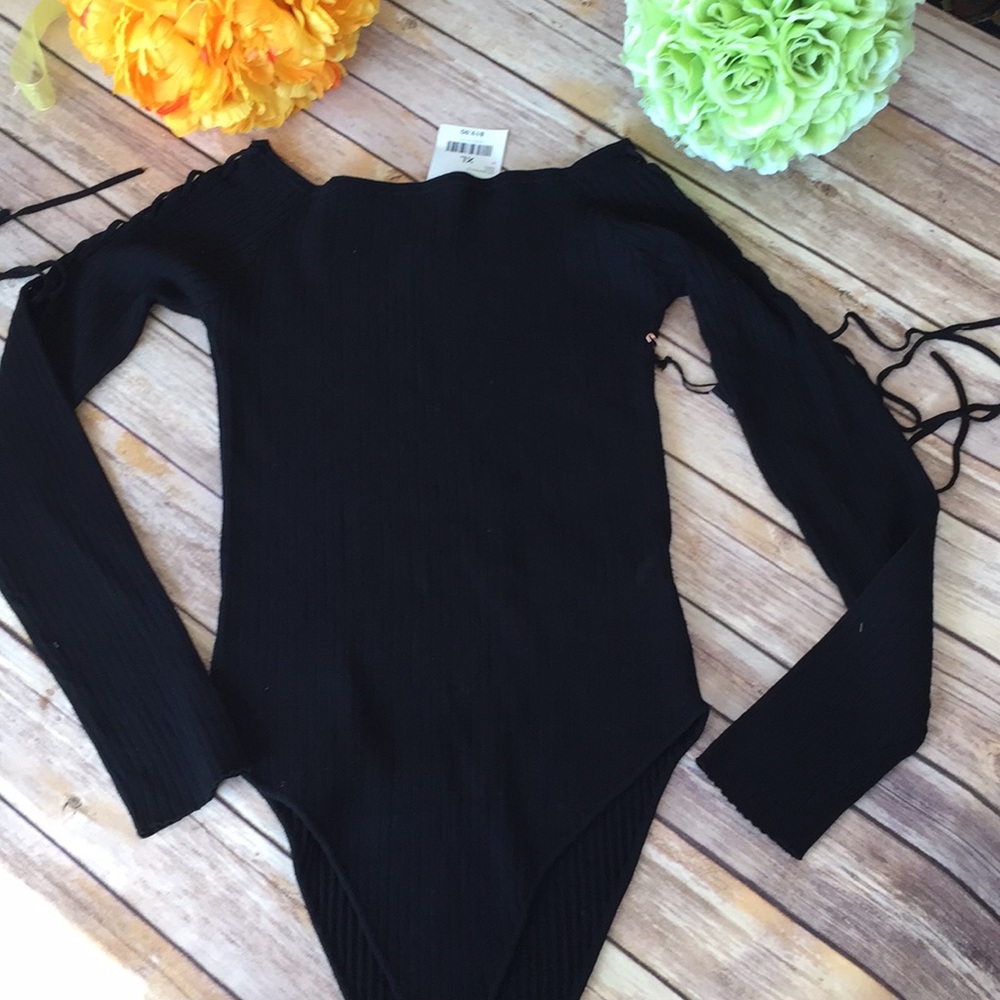 🖤Fabulous Lace Up LS Black Ribbed Bodysuit NWT